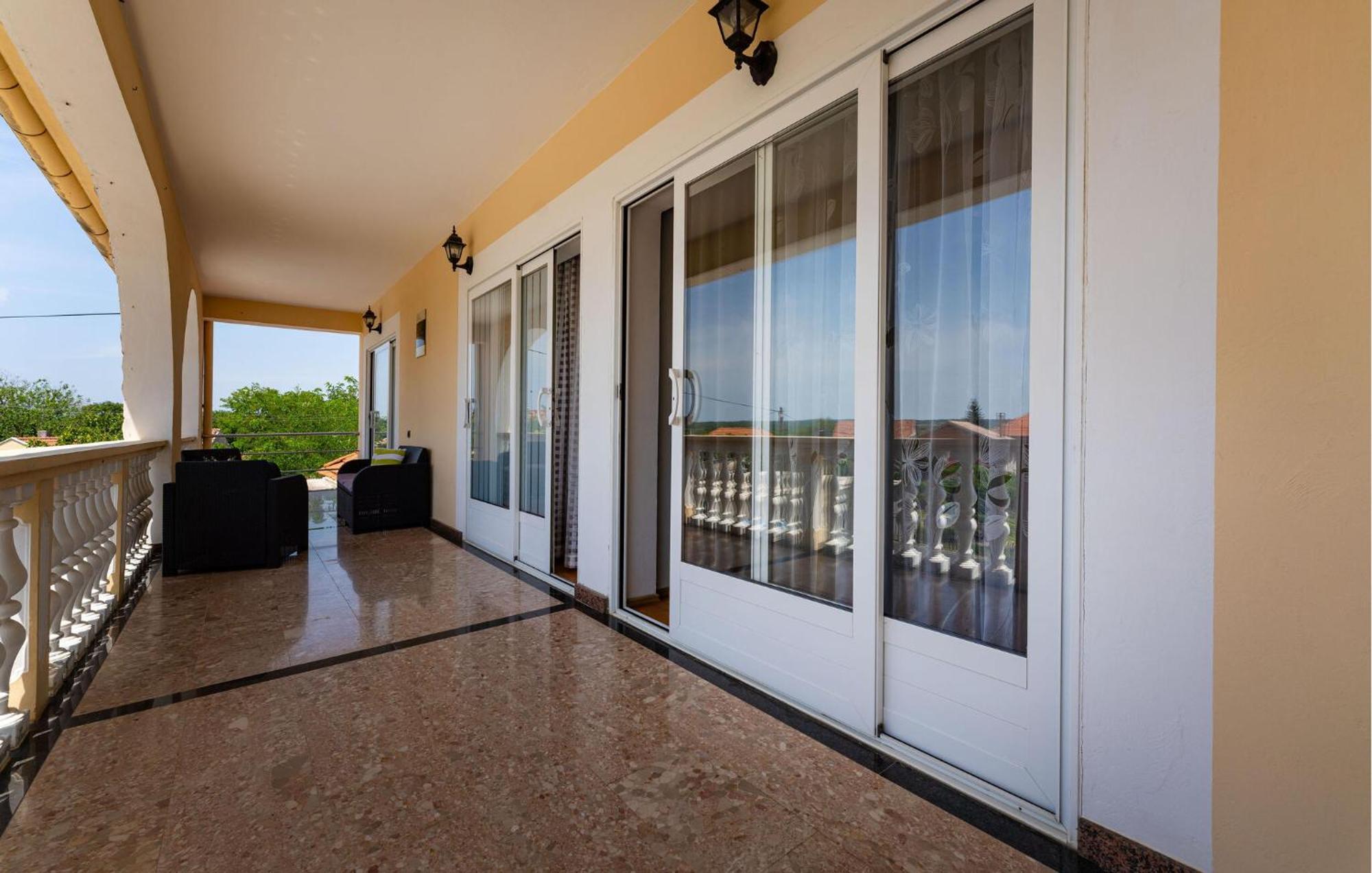 Beautiful Apartment In Galovac With Kitchen Exterior foto